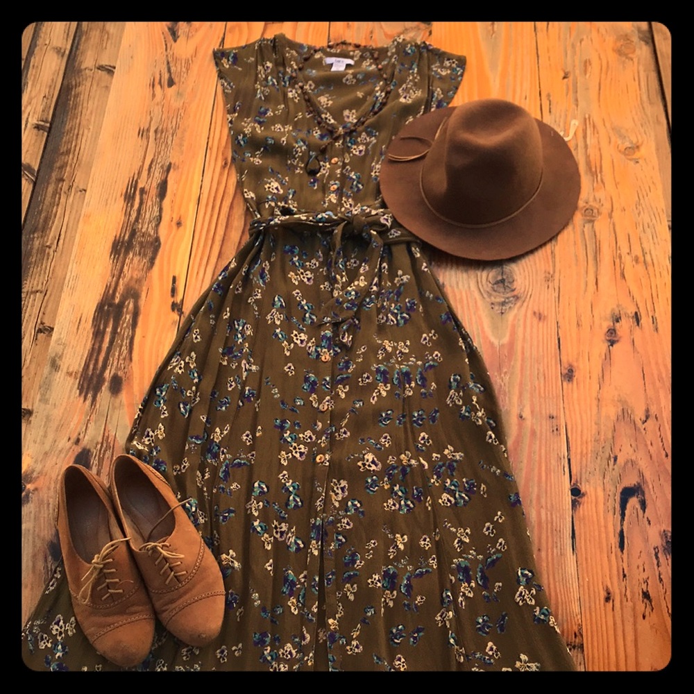 Updated listing! Bar lll boho chic flowery dress
